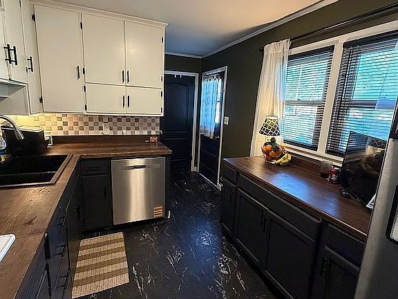 3rd image of 70 Walnut St
