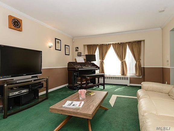 4th image of 869 Leonard Dr