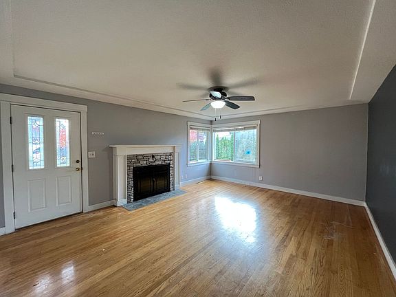 5th image of 1650 Manor Dr