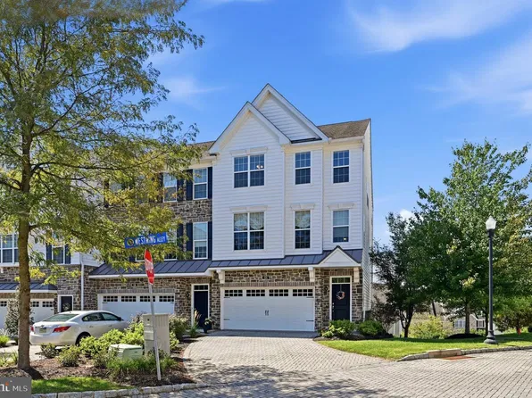 121 Corvus Cir, Media, PA 19063