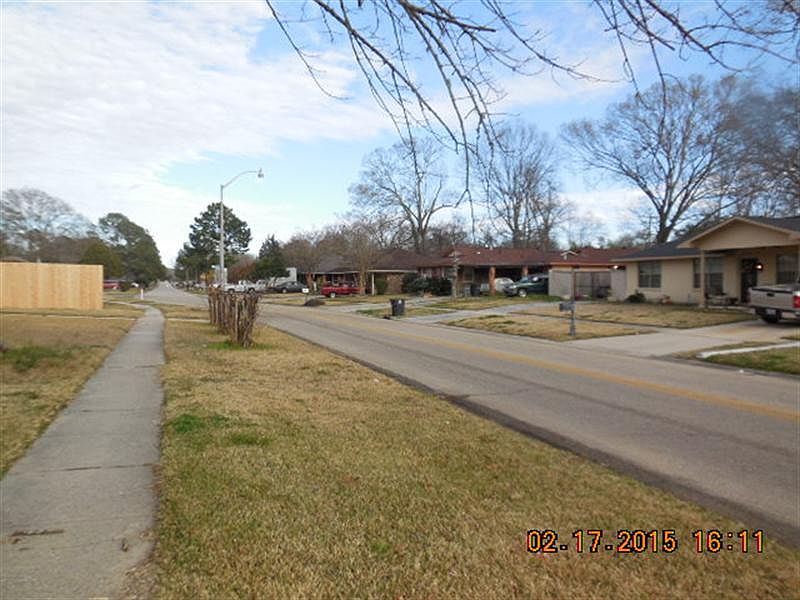 2nd image of 7213 Glen Oaks Dr