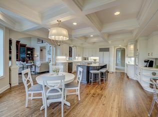 12 Lake Ct, North Oaks, MN 55127