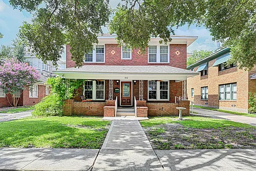 512 W Pierce St Photo 1