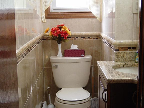 4th image of 124 Dongan Hills Ave