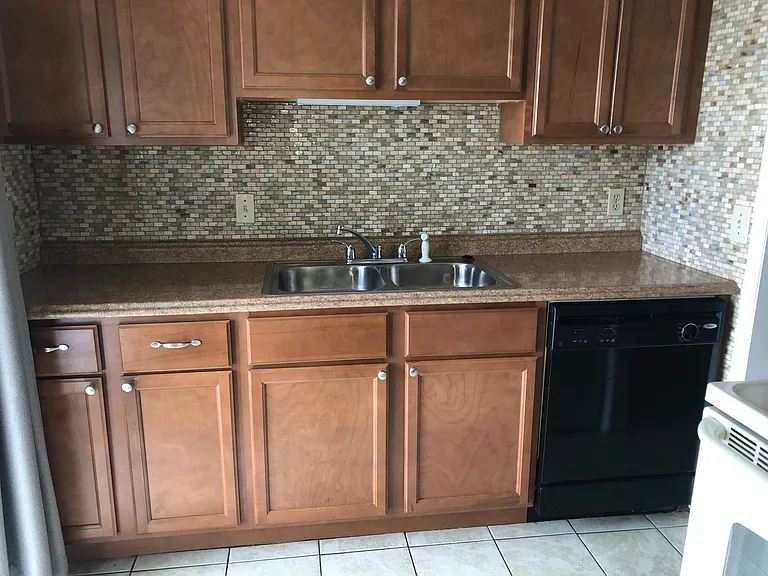 217 Acorn Dr — Photo 16