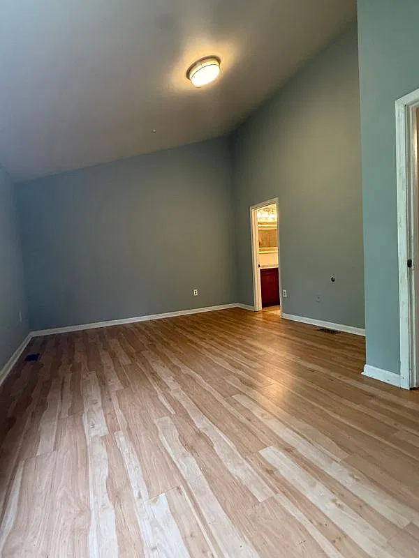 4 bed, 3.5 bath, 1424 sqft, $3,600 — Photo 4