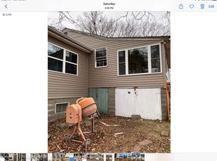 3477 Farview Dr, East Stroudsburg, PA 18302
