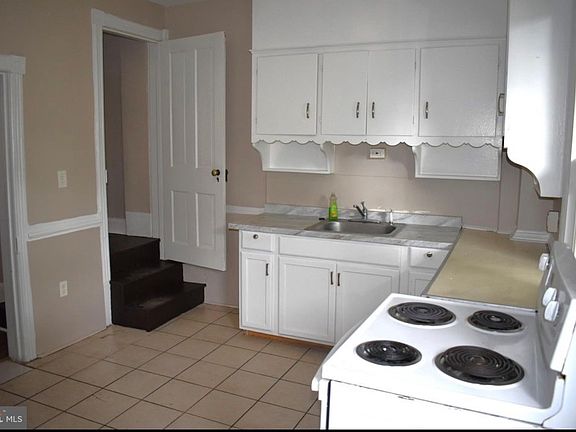 3rd image of 307 N Locust St