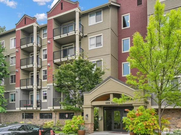 6800 132nd Place SE #E-401, Newcastle, WA 98059