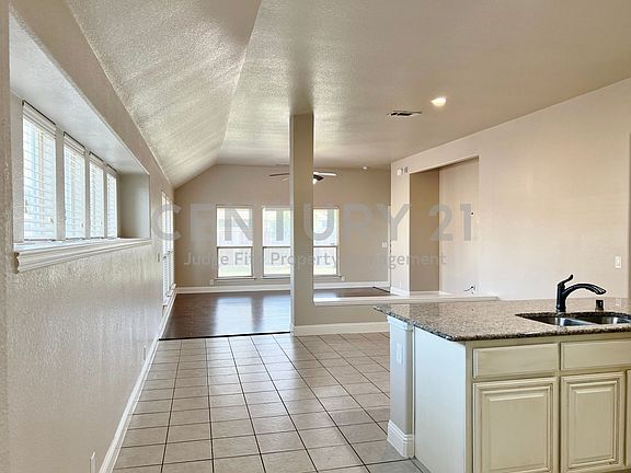 5th image of 6613 Meadow Glen Dr