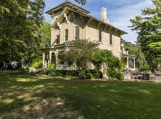 2 Jacoby Pl, Rockford, IL 61107