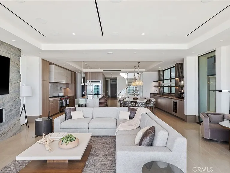 716 The Strand — Photo 25