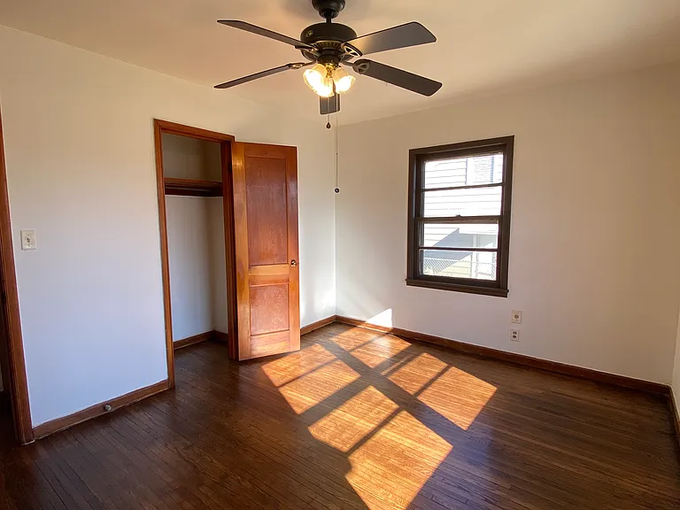 2509 W 38th St — Photo 29