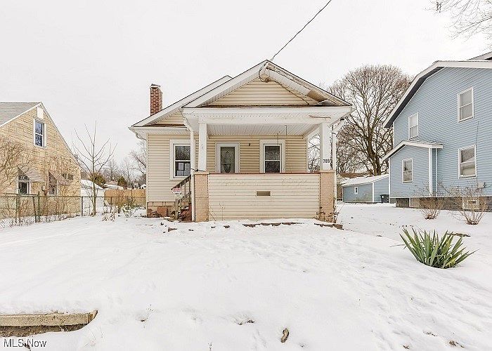 1st image of 789 Sarcee Ave
