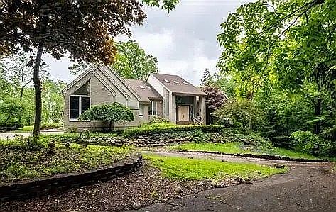 1st image of 5407 Amanda Dr