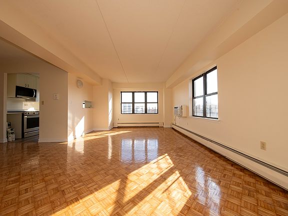 4th image of 300 Cathedral Pkwy Unit 10E
