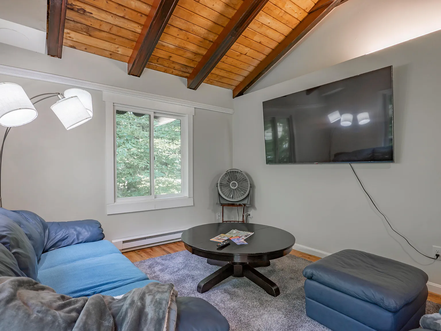 4 bed, 1344 sqft, $3,950 — Photo 2