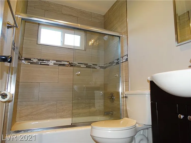 1111 S Casino Center Blvd — Photo 17