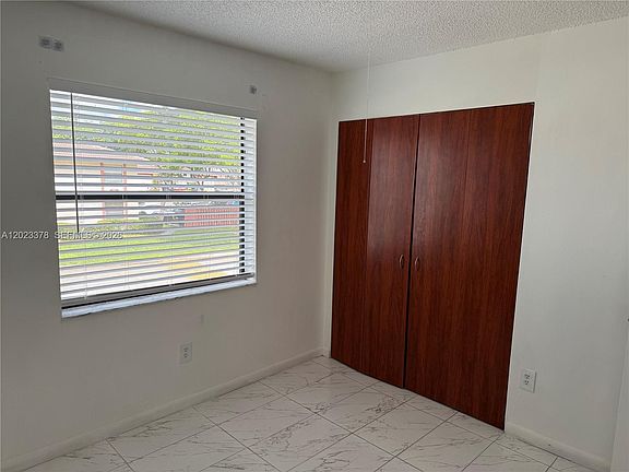 5th image of 20825 NE 8th Ct APT 203-19