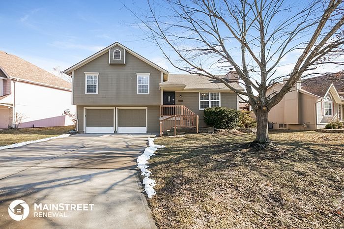 1st image of 18020 E 31st Terrace Dr S