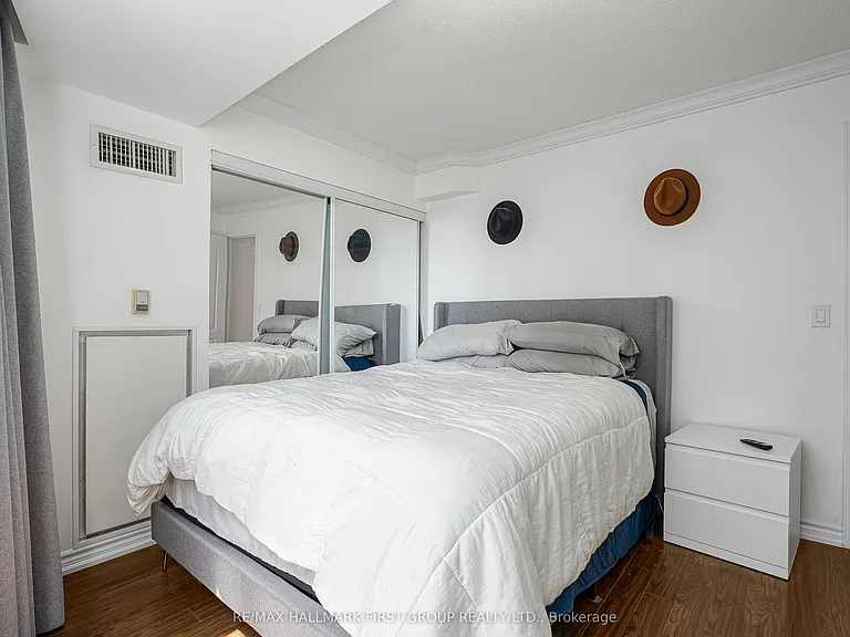33 Elm Dr W #305 — Photo 13