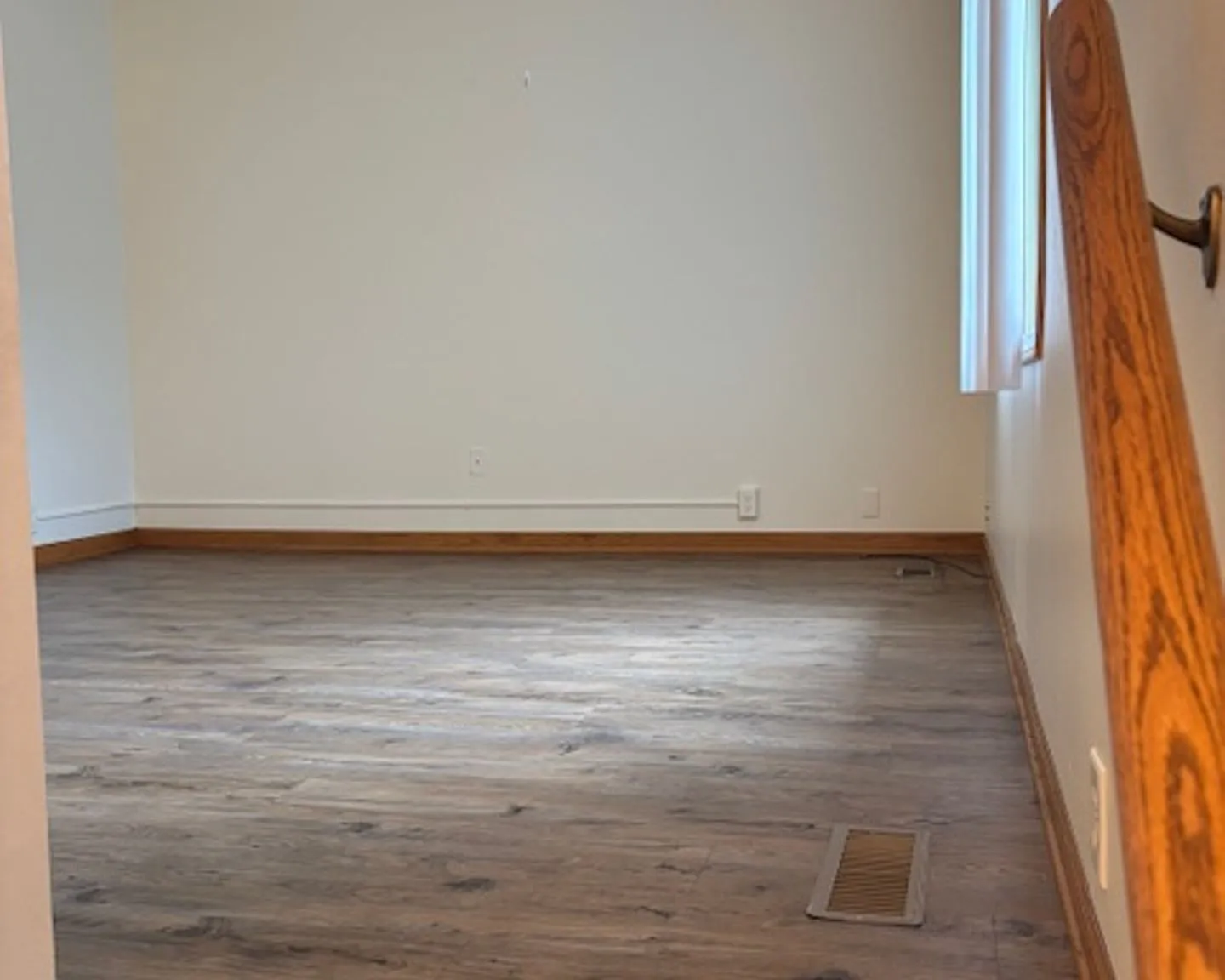 720 Lakeview Drive — Photo 3