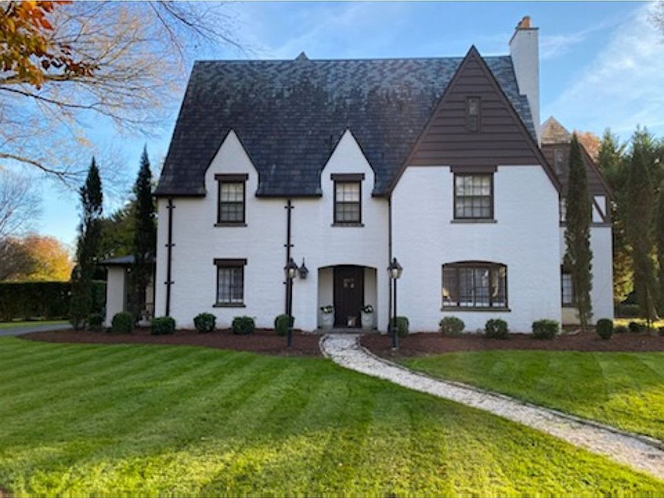 1st image of 2411 Armstrong Cir