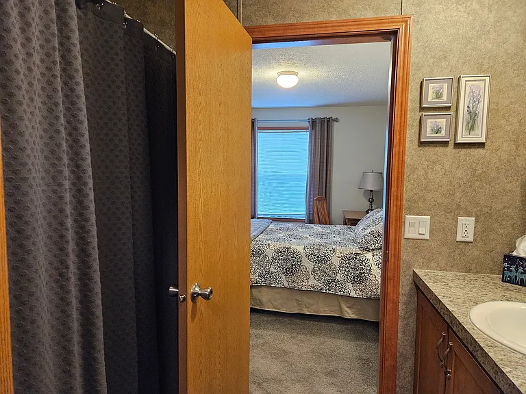 138 E Lake Dr — Photo 13