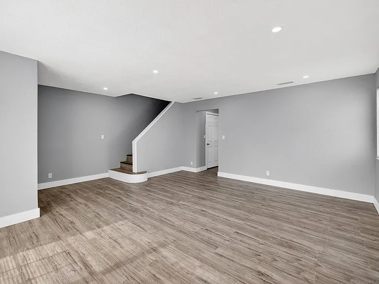 5424 SW 44th Ter — Photo 8