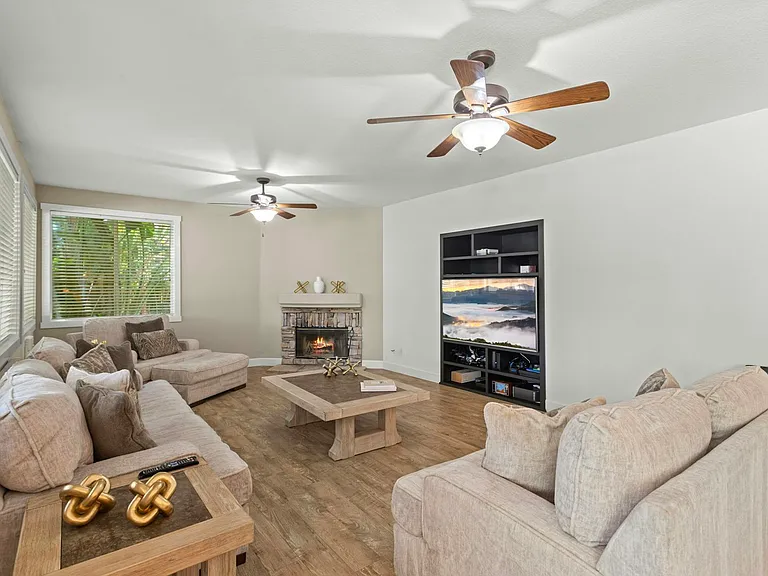 31500 Britton Cir — Photo 26