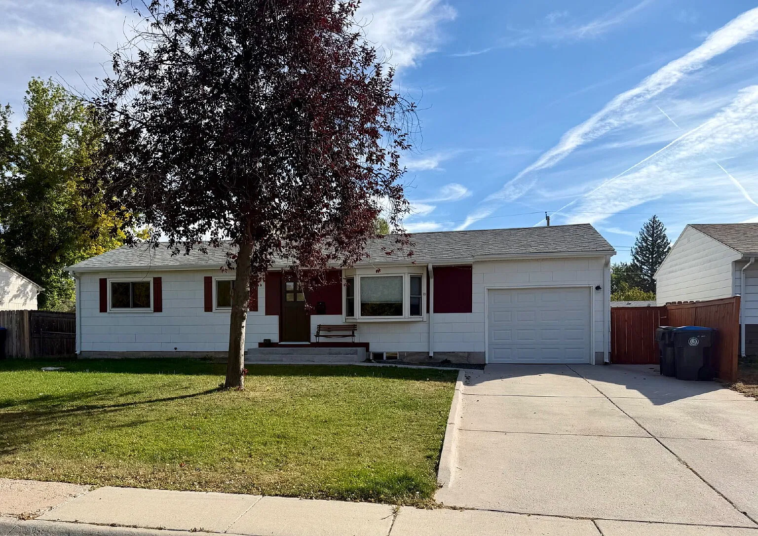 6 bed, 2.0 bath, $3,000 — Photo 2