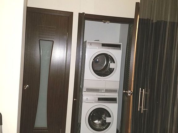 4th image of 240 E 28th St APT 9