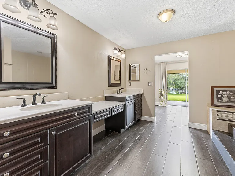 6513 Thoroughbred Loop — Photo 39