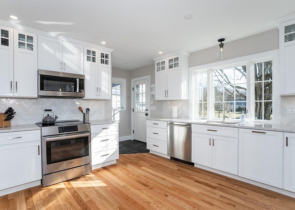 102 Elm St, Hatfield, MA 01038 Zillow