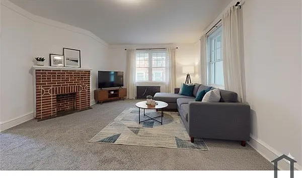 2525 S Lloyd St — Photo 2