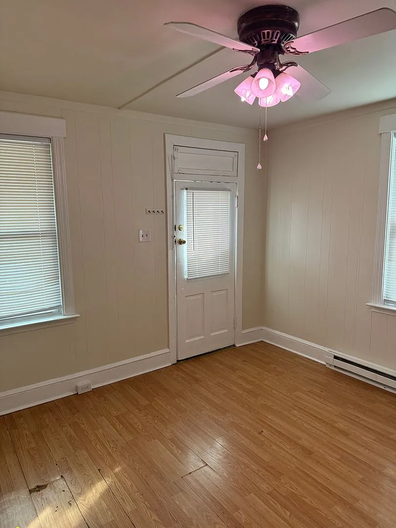 3 bedroom, 1 bath, 2 story half double house — Photo 3