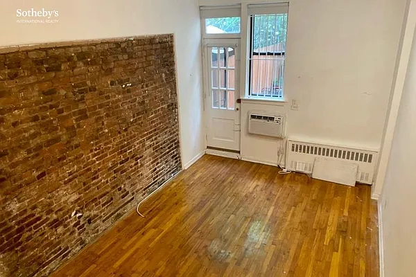 Rented by Sotheby's International Realty | media 8