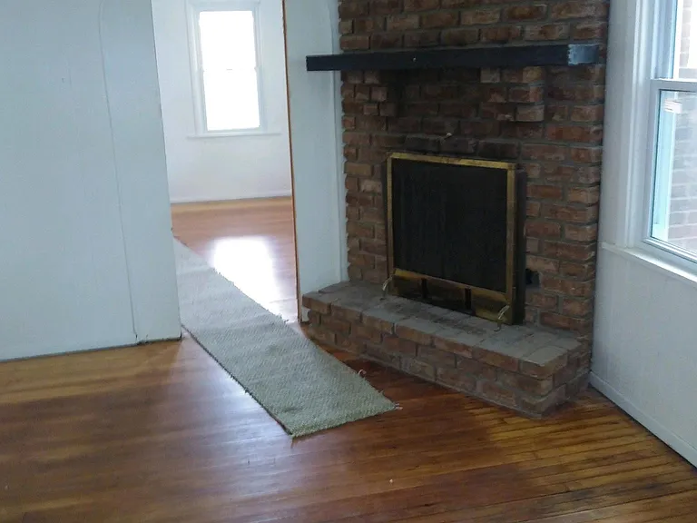 185 Sinclair St — Photo 4