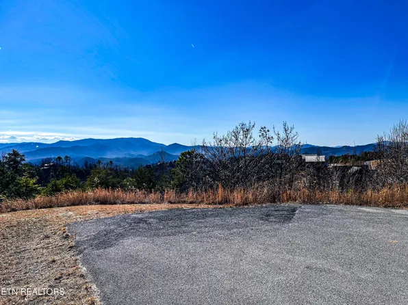 2023 Starr Crest Dr #16, Sevierville, TN 37876