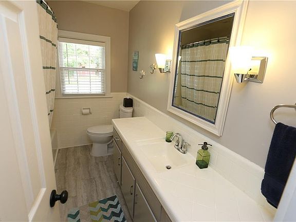 5th image of 2864 Meadow Wood Drive