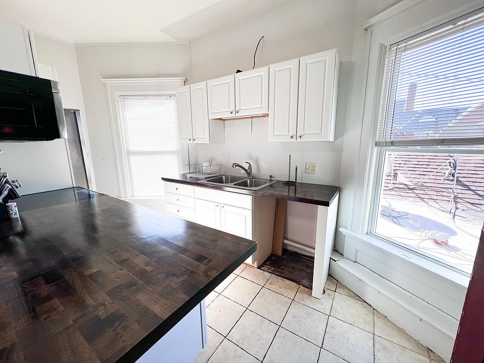 1st image of 424 Walnut St #2
