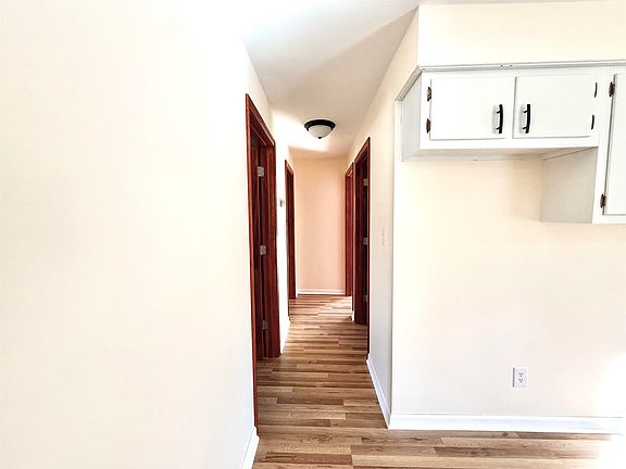 5th image of 120 Rhodes Ln