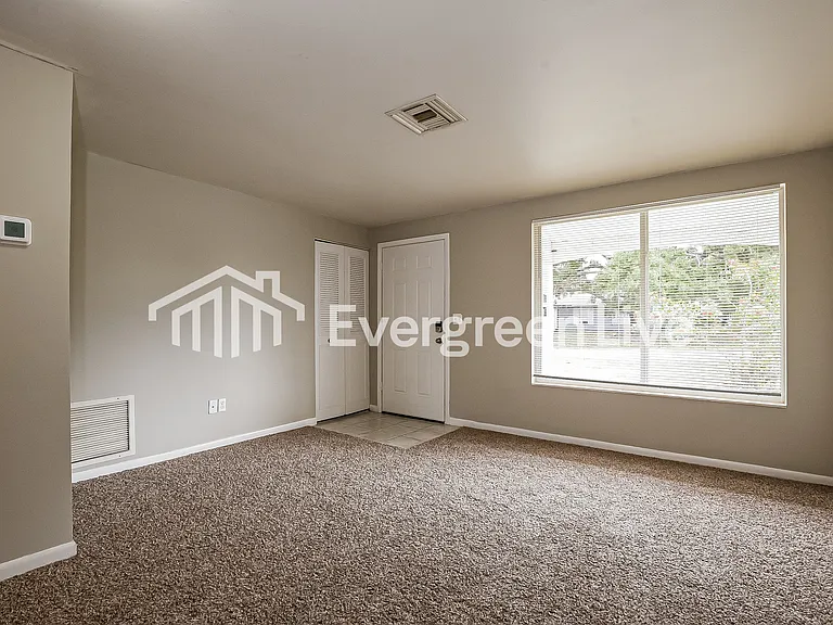 2038 Keyes Ln — Photo 3