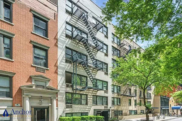 Rented by Anchor Associates | media 22