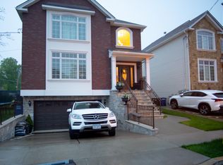 15 Serena Ct, Staten Island, NY 10312