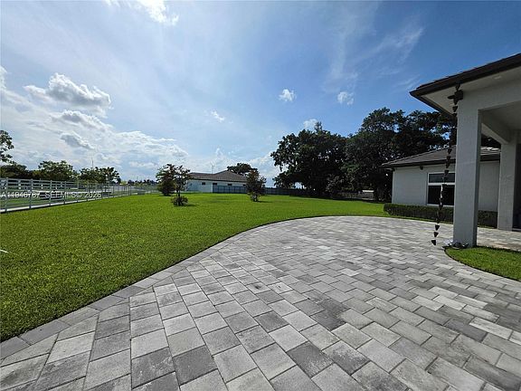 5th image of 17575 SW 280th St