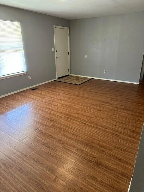 2 bed, 936 sqft, $865 — Photo 3