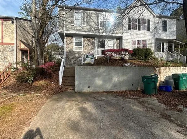 1068 Falling Water Dr SE, Smyrna, GA 30080