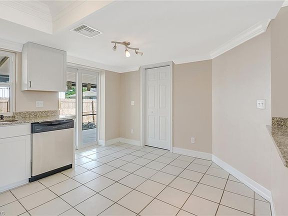 4th image of 27151 Pine Ave