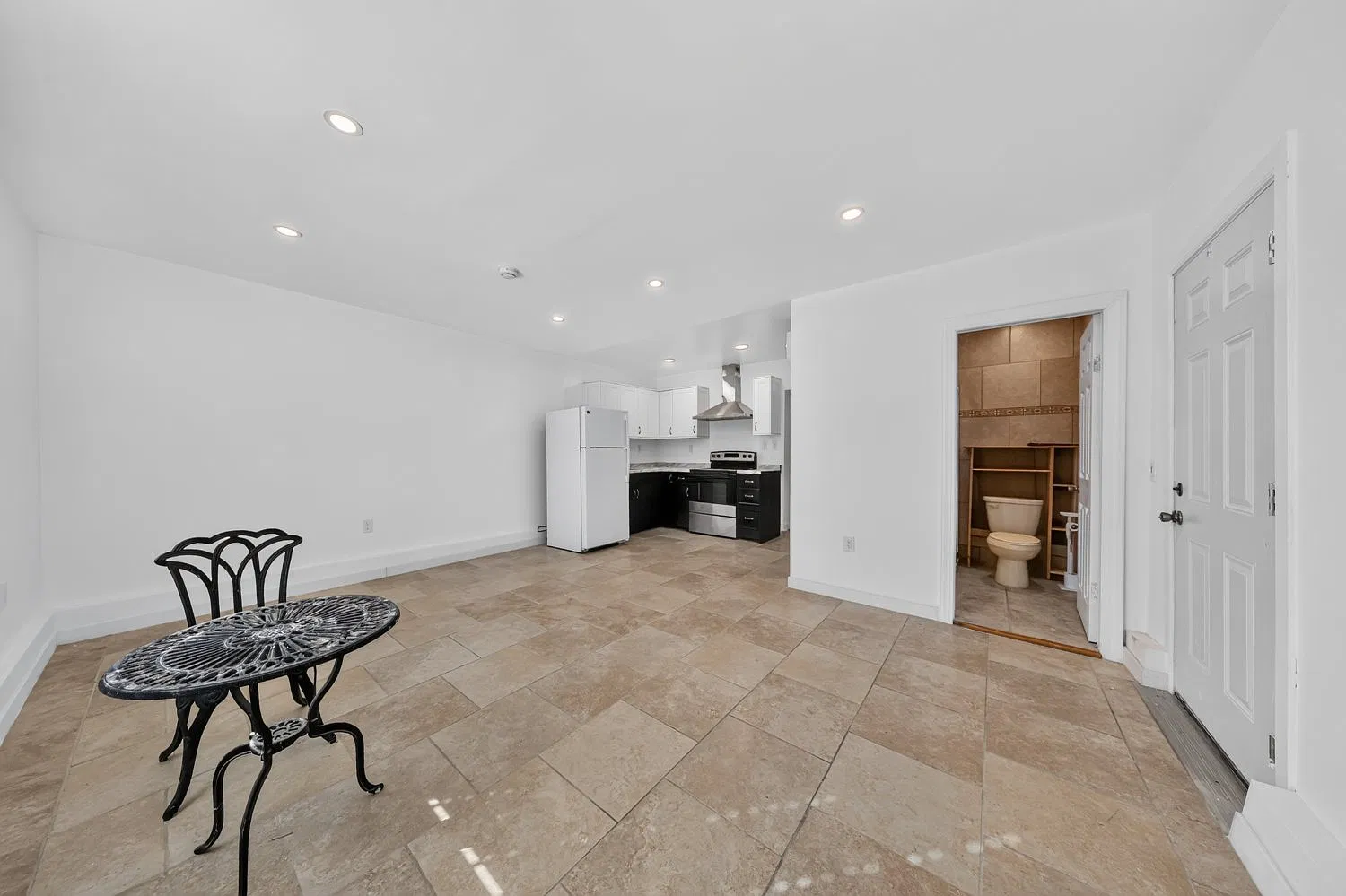 1 bed, 550 sqft, $1,850 — Photo 2